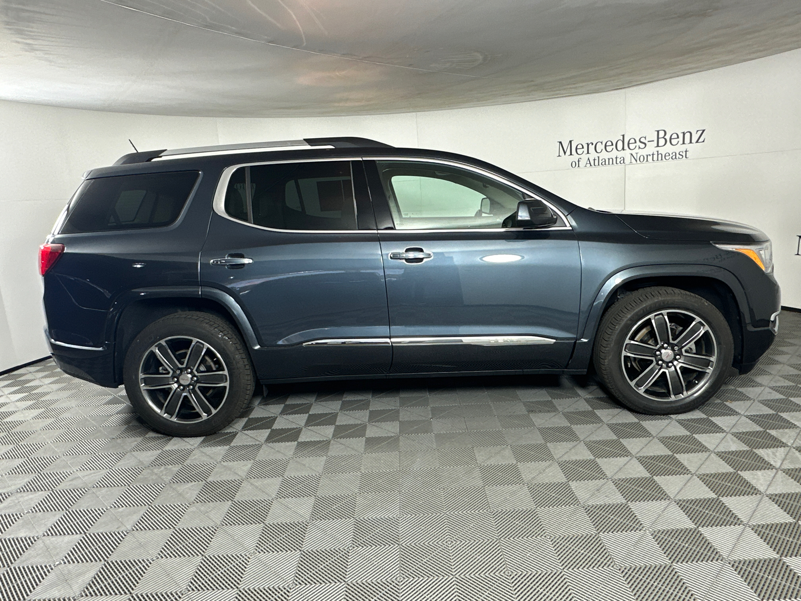 2019 GMC Acadia Denali 8