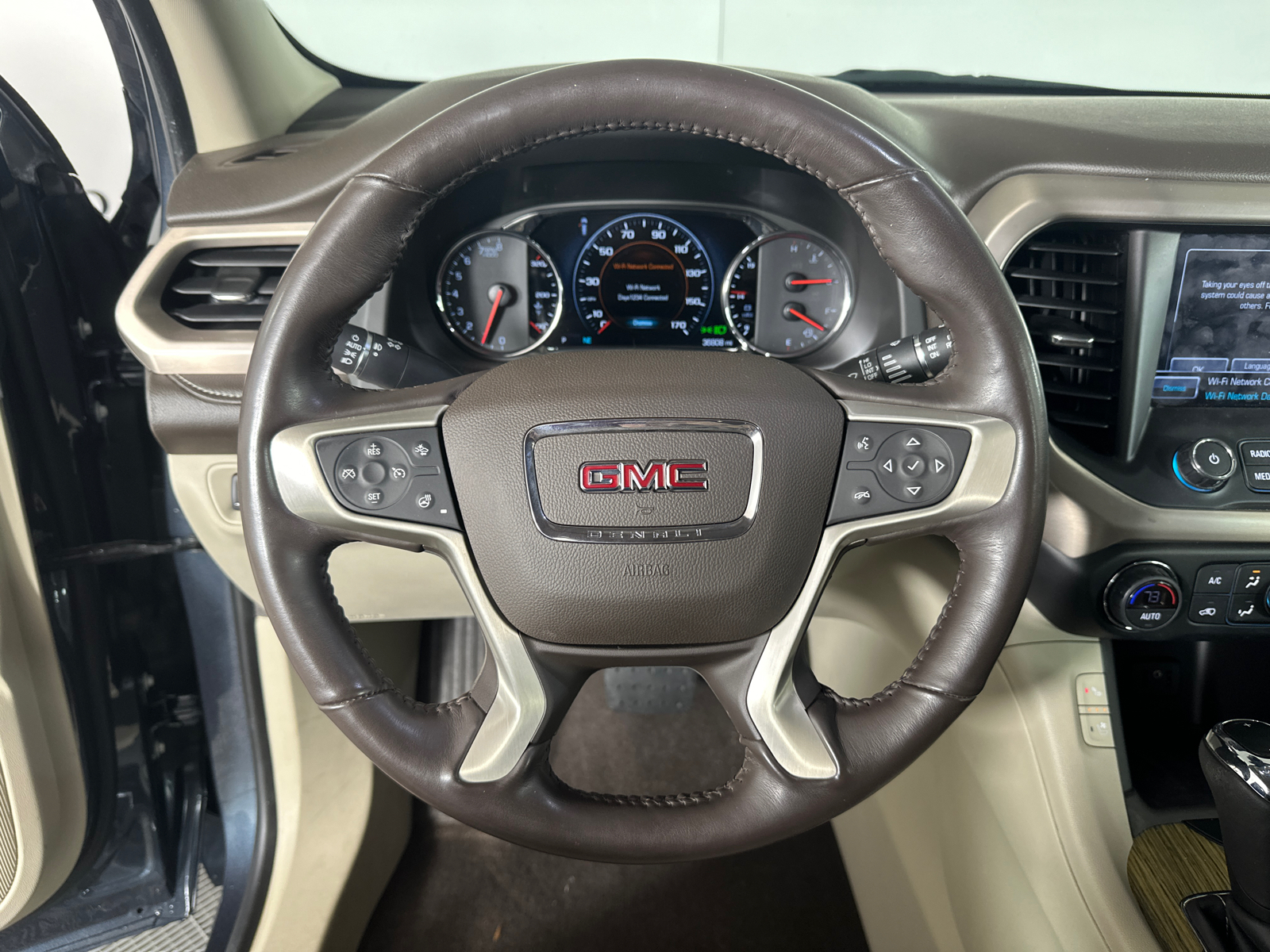 2019 GMC Acadia Denali 24