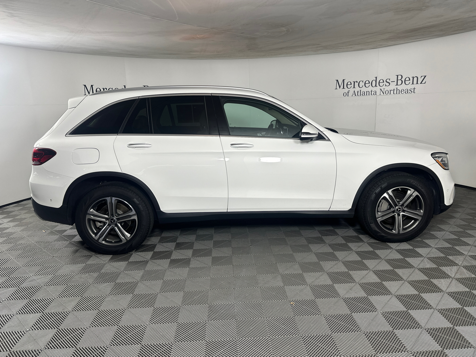 2021 Mercedes-Benz GLC GLC 300 8