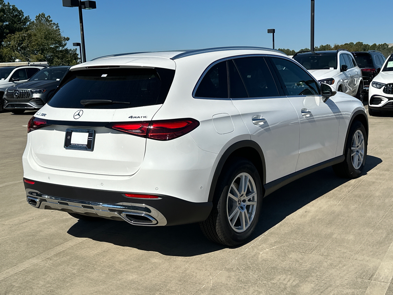 2025 Mercedes-Benz GLC GLC 300 8