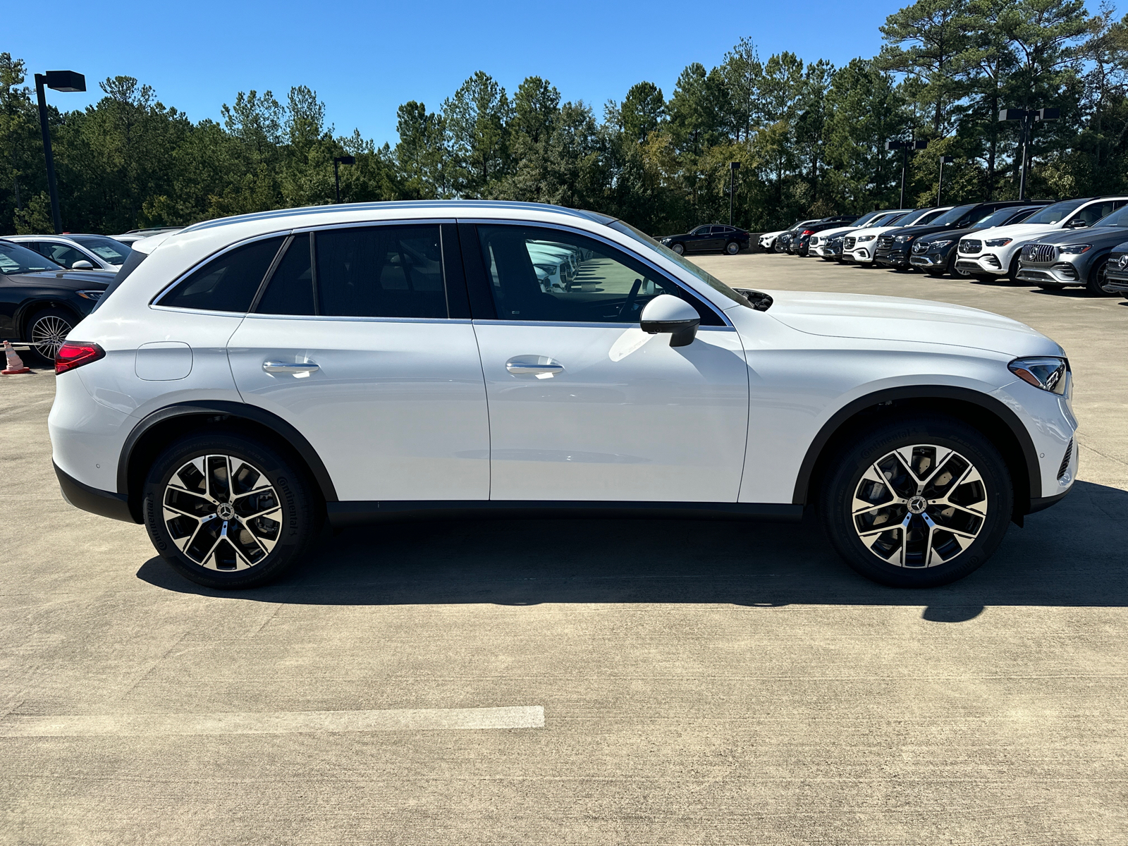 2025 Mercedes-Benz GLC GLC 350e 9