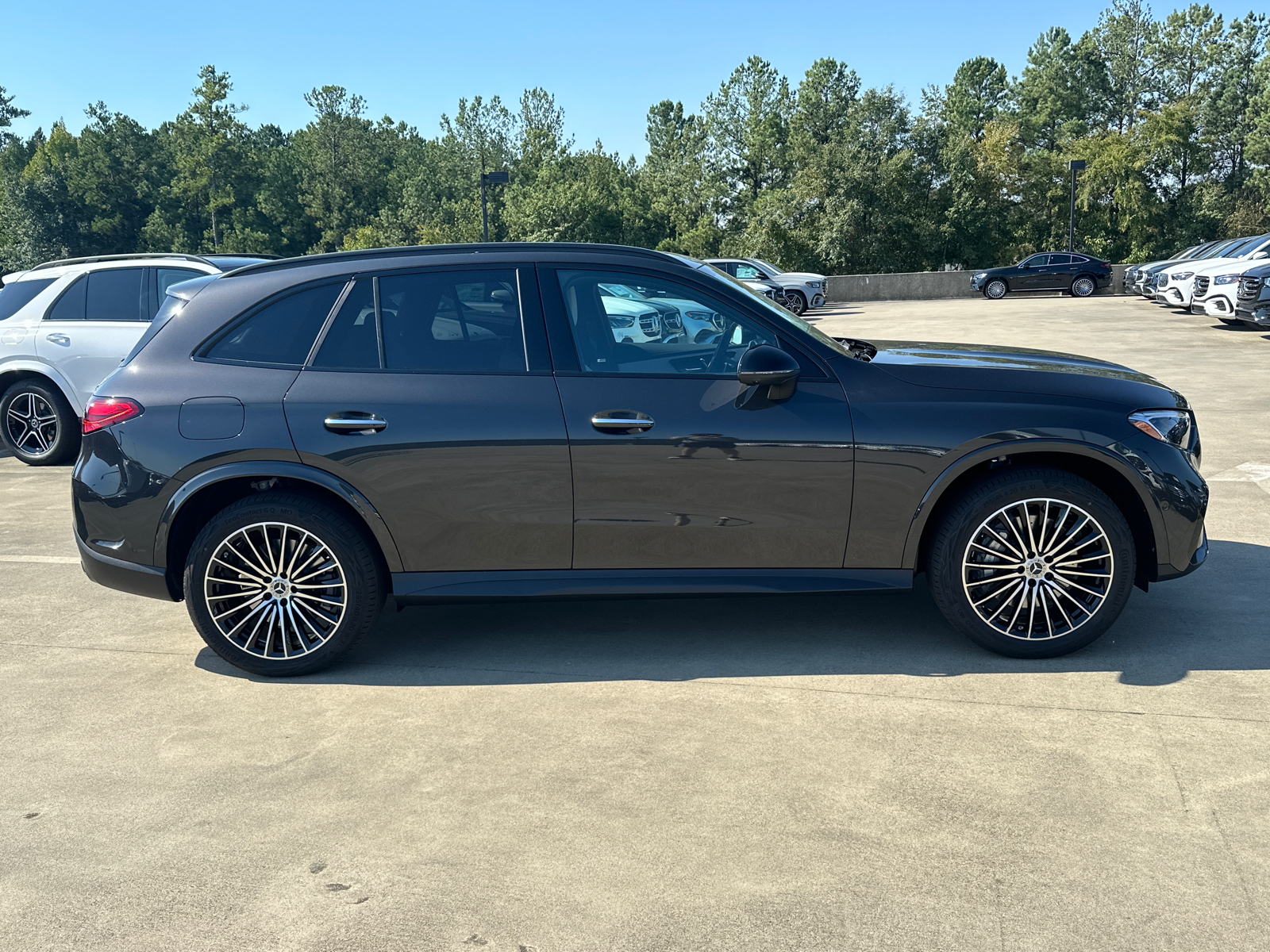 2025 Mercedes-Benz GLC GLC 350e 9