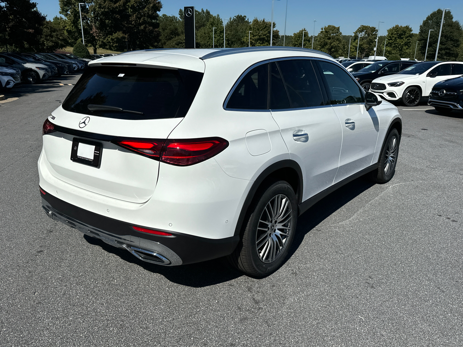 2025 Mercedes-Benz GLC GLC 300 8