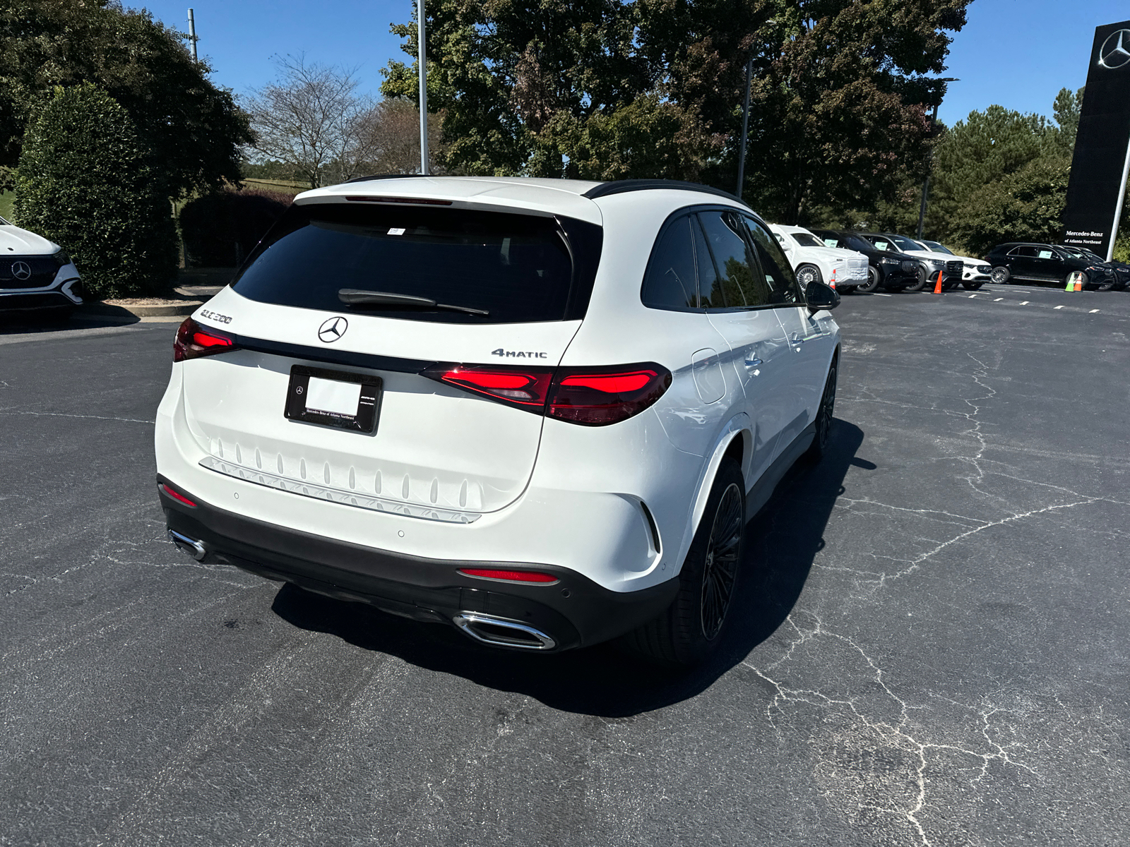 2025 Mercedes-Benz GLC GLC 300 8