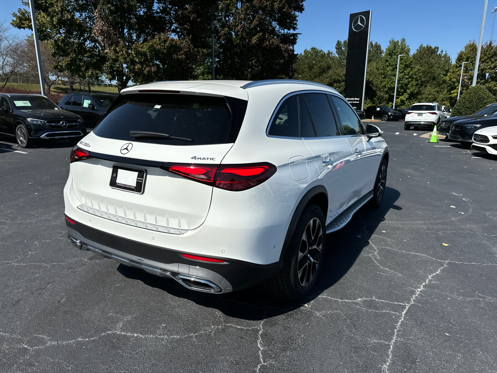 2025 Mercedes-Benz GLC GLC 350e 8