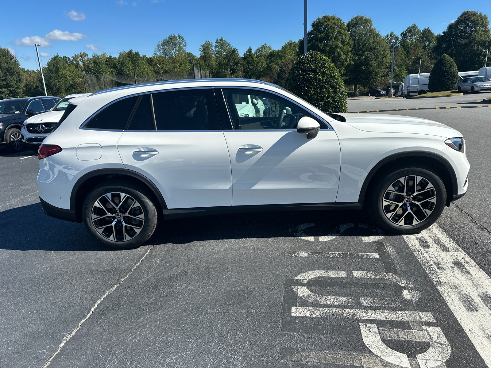 2025 Mercedes-Benz GLC GLC 350e 9