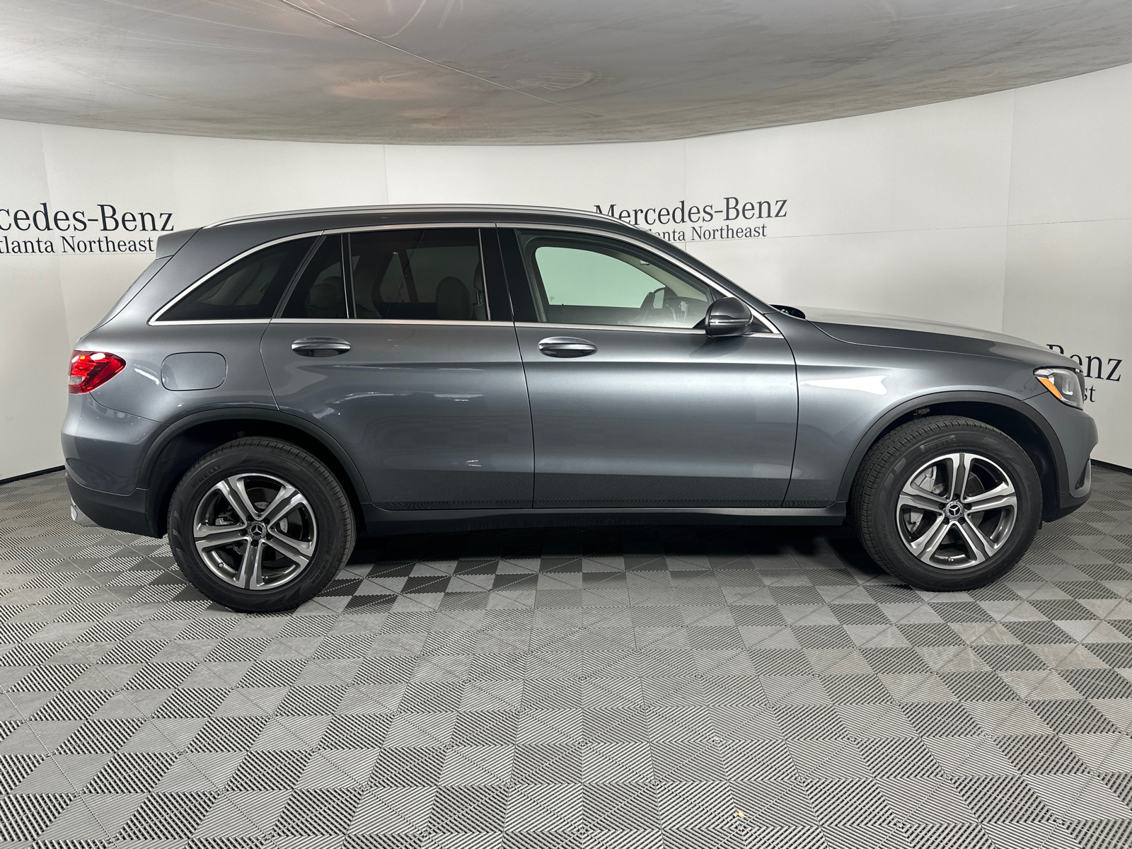 2019 Mercedes-Benz GLC GLC 300 8