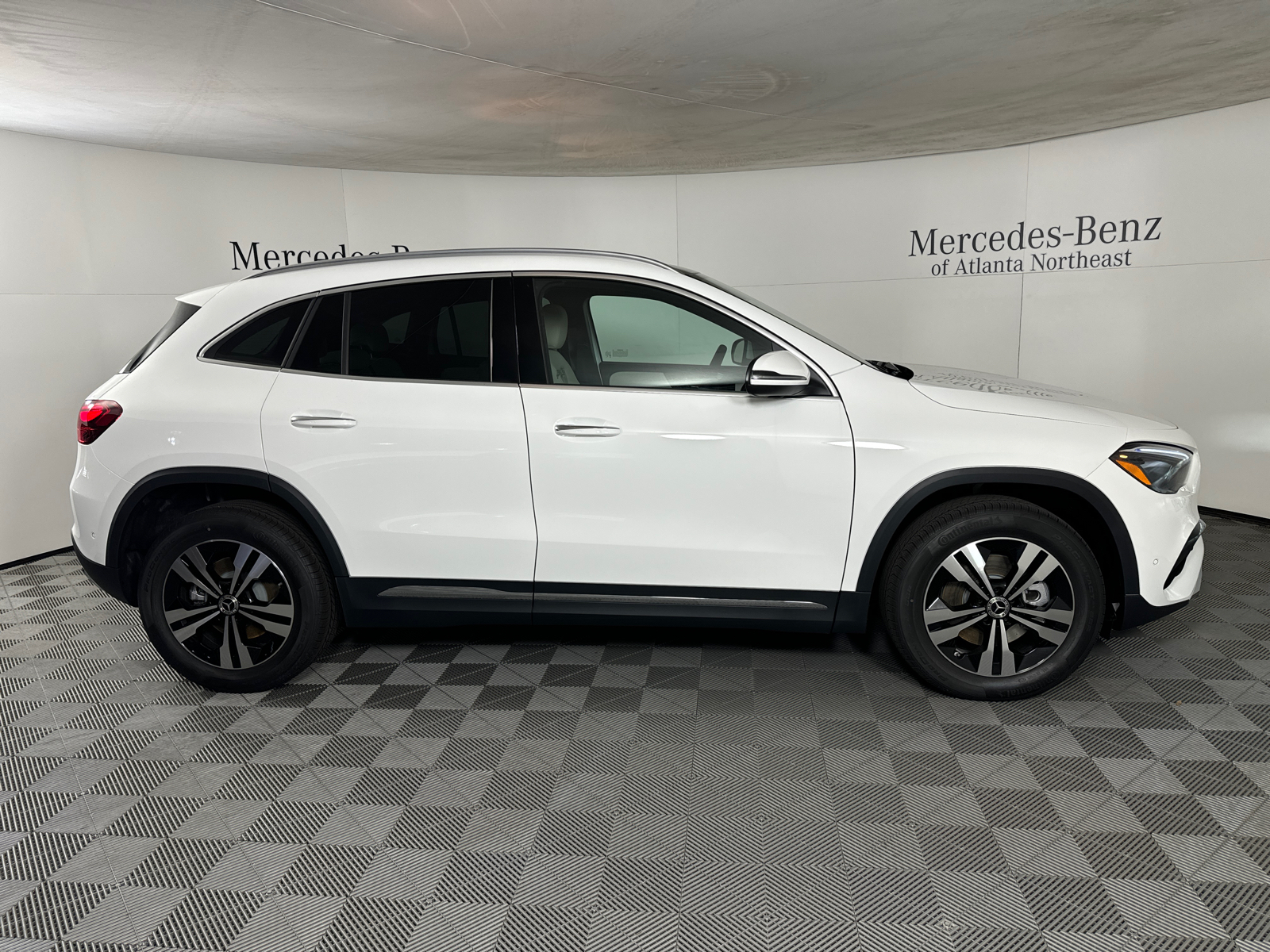 2025 Mercedes-Benz GLA GLA 250 8