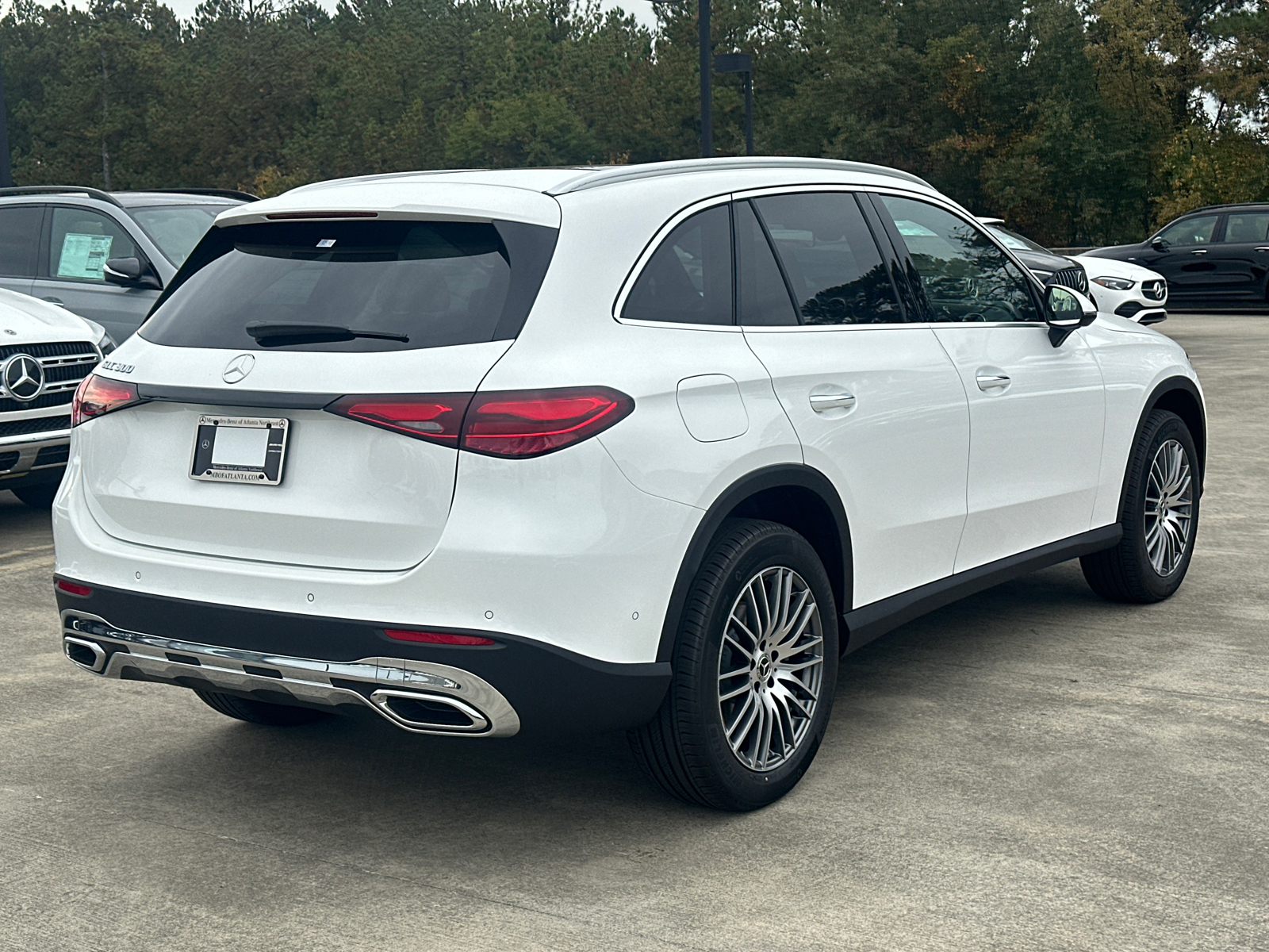 2025 Mercedes-Benz GLC GLC 300 8