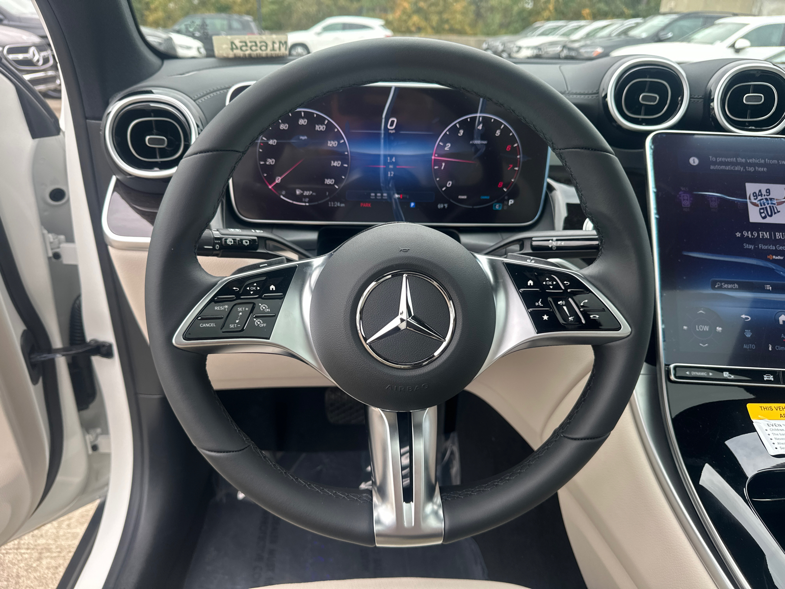 2025 Mercedes-Benz GLC GLC 300 27