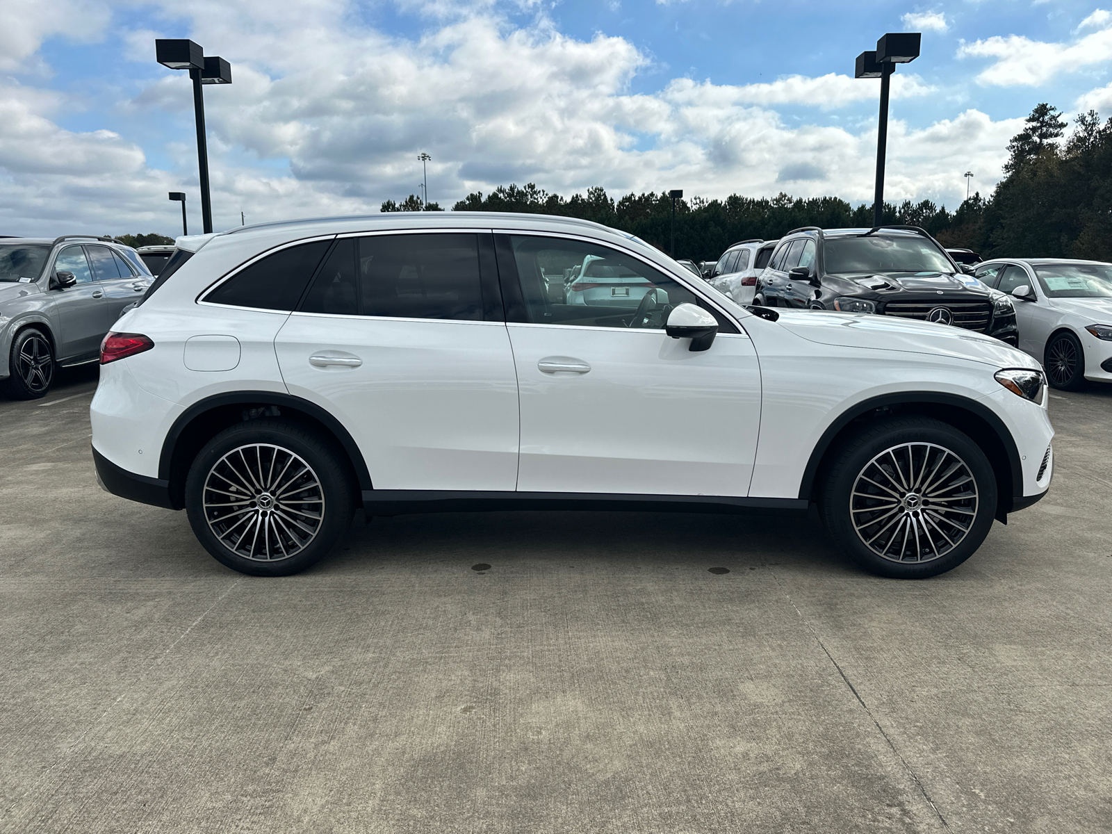 2025 Mercedes-Benz GLC GLC 300 9