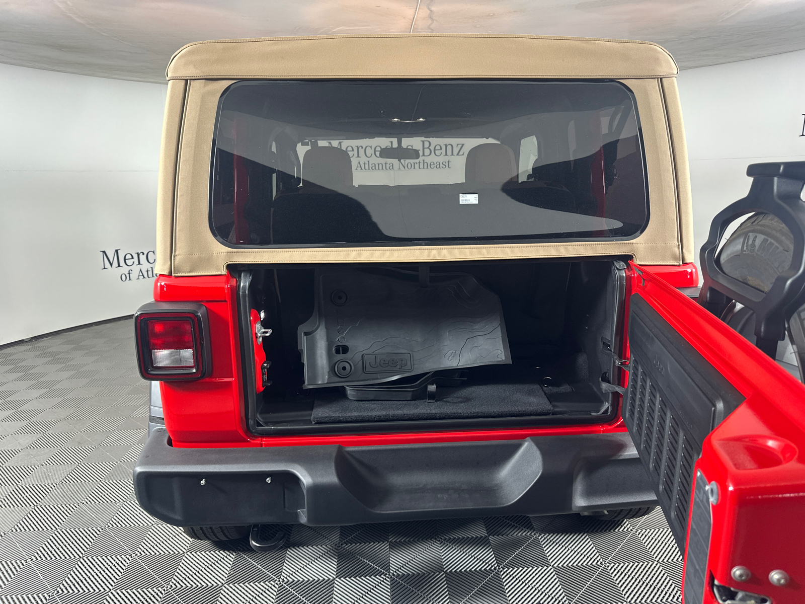 2021 Jeep Wrangler Sport S 17