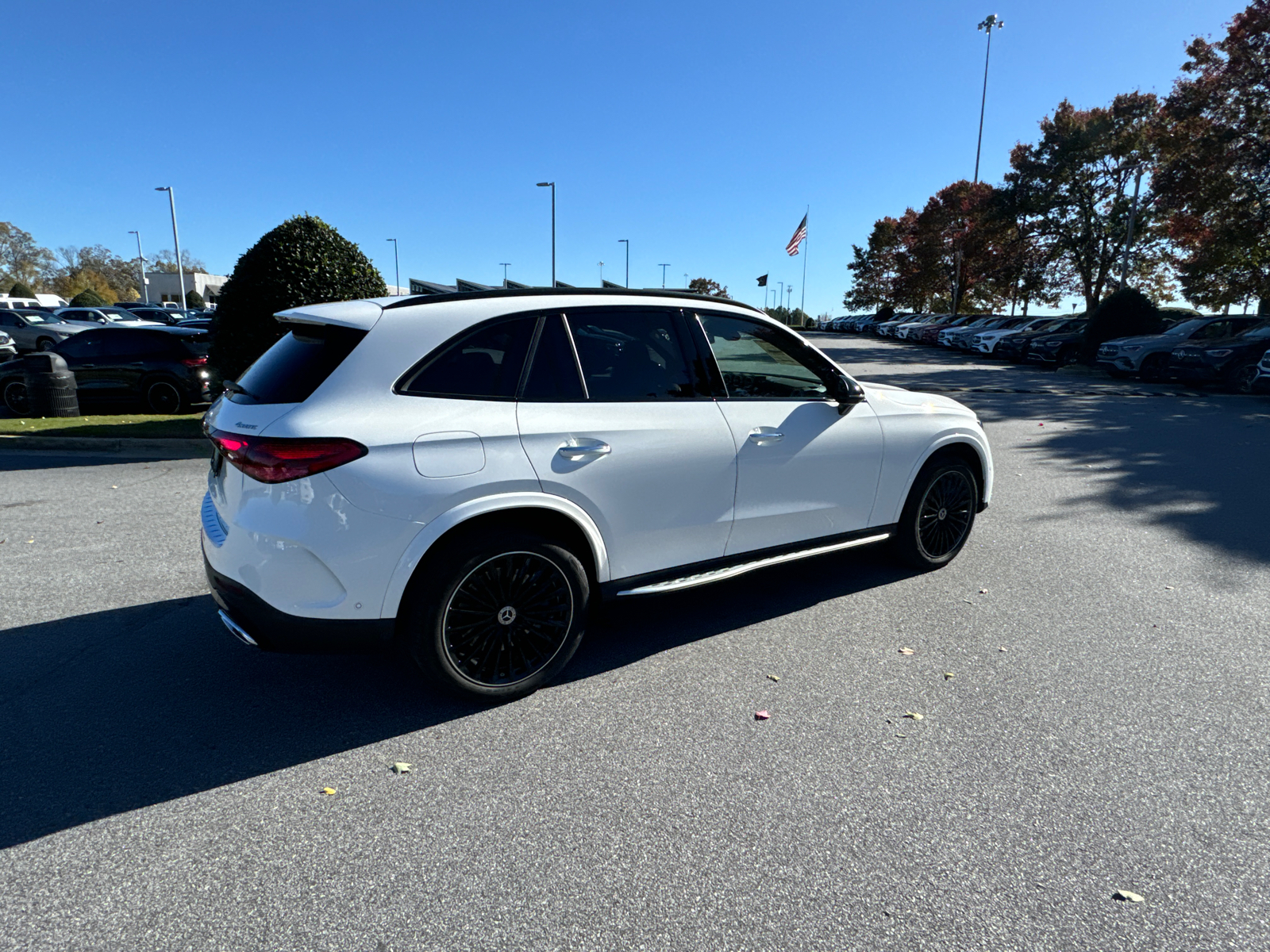 2025 Mercedes-Benz GLC GLC 350e 9