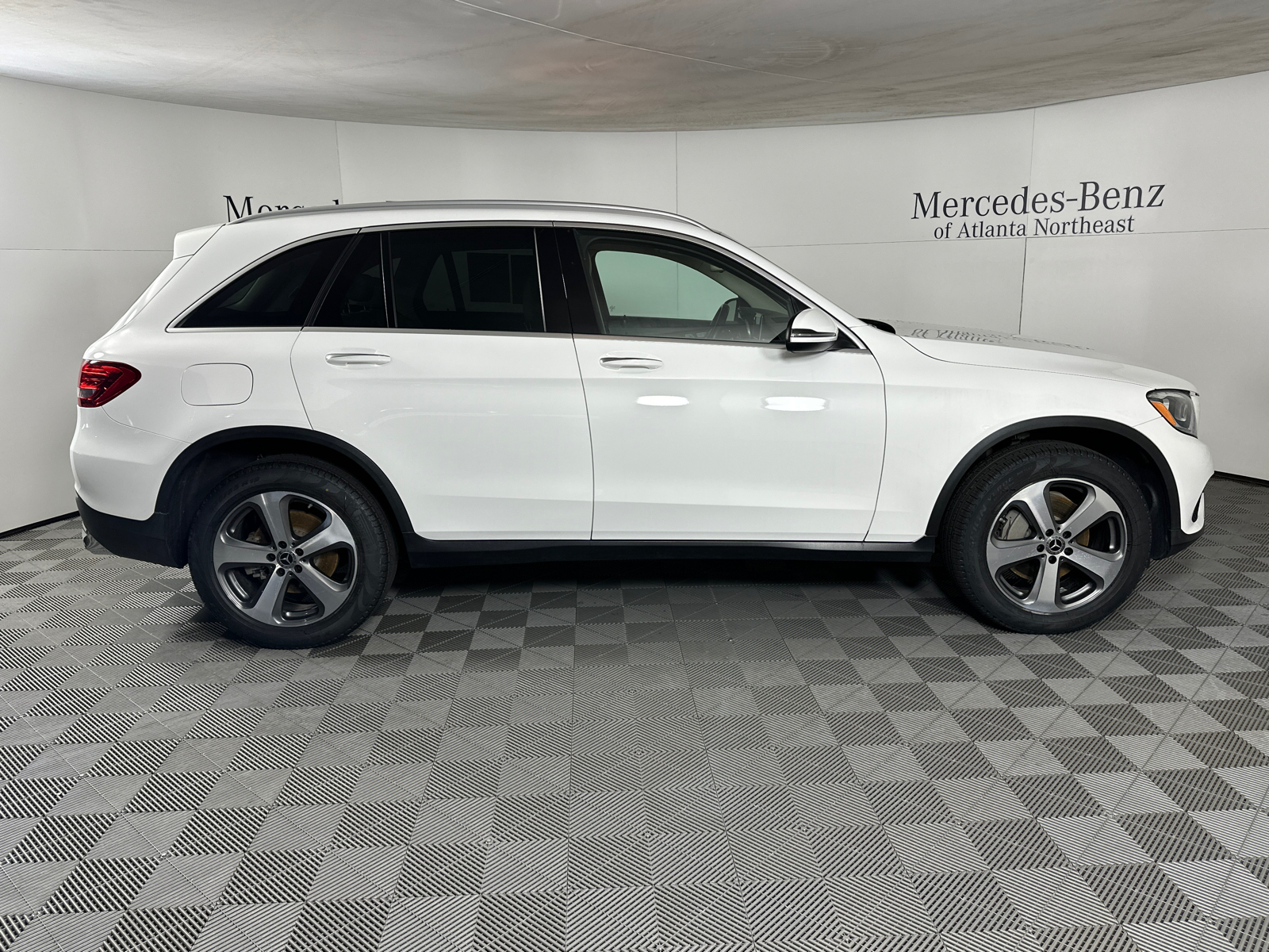 2019 Mercedes-Benz GLC GLC 300 8