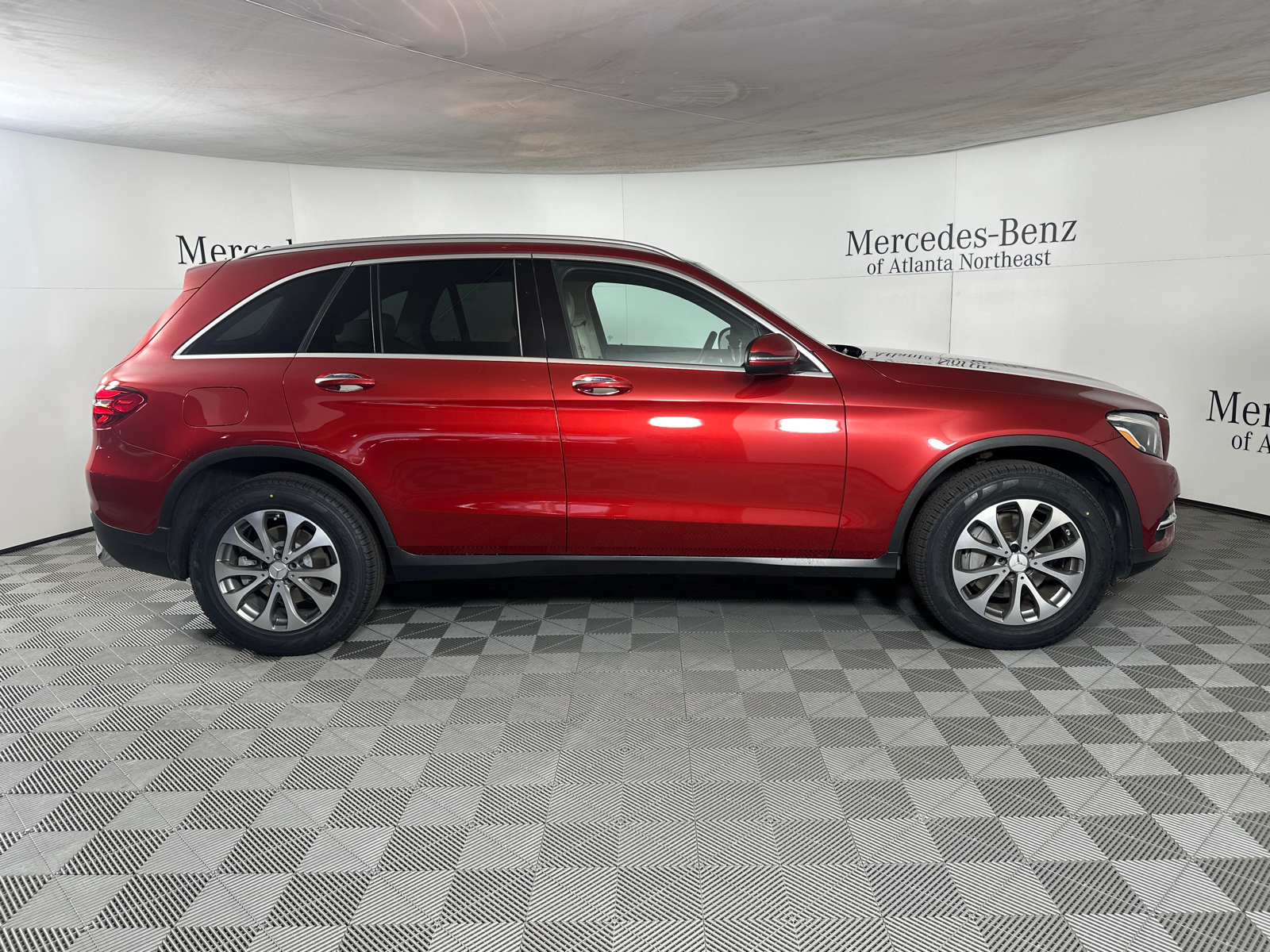 2017 Mercedes-Benz GLC GLC 300 8