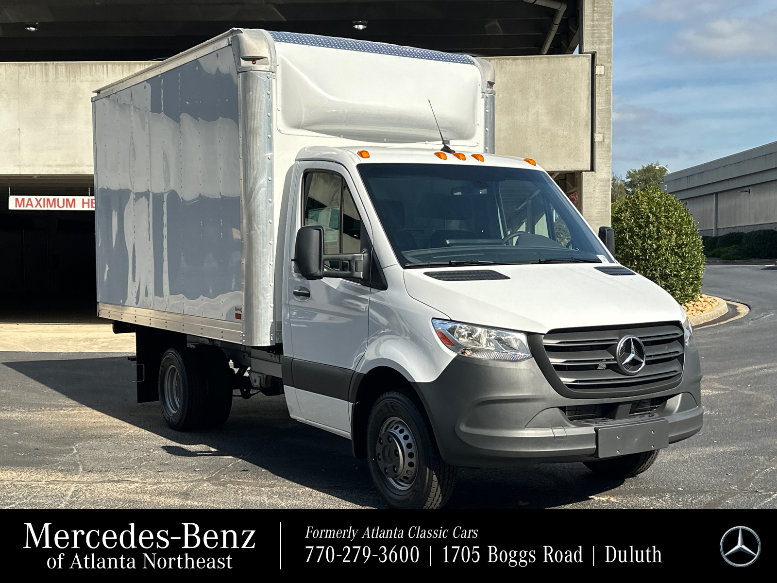 2024 Mercedes-Benz Sprinter 3500 Cab Chassis 144 WB 1