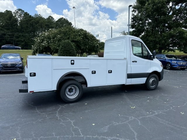 2024 Mercedes-Benz Sprinter 3500 Cab Chassis 144 WB 8