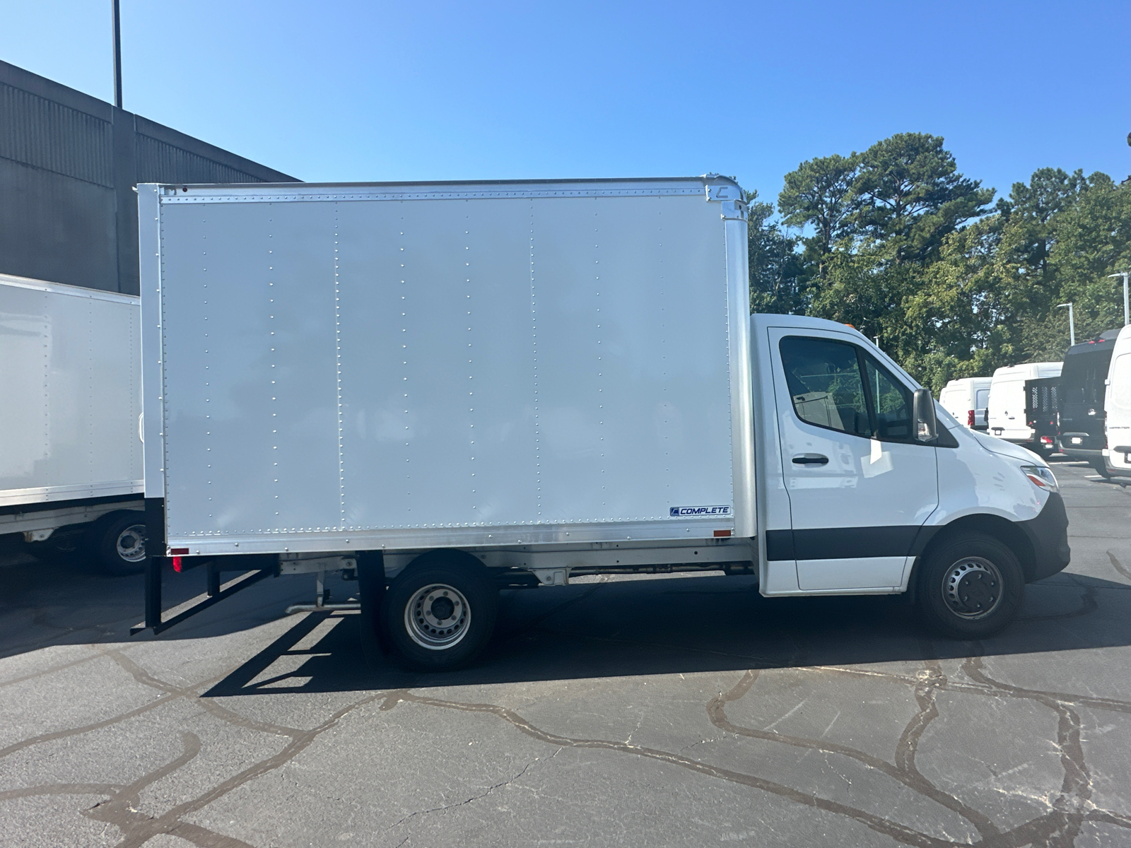 2024 Mercedes-Benz Sprinter 3500 Cab Chassis 144 WB 8