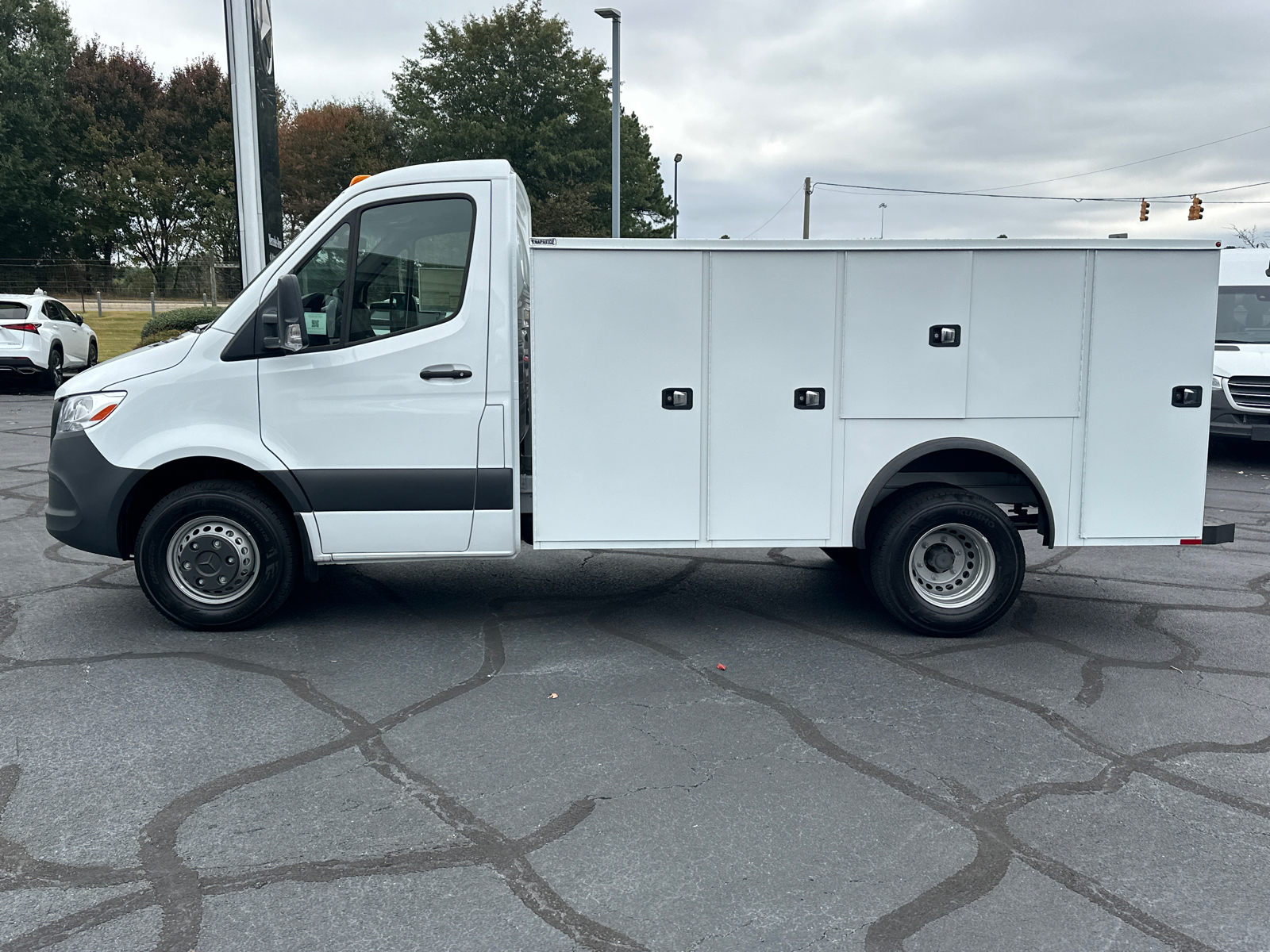 2024 Mercedes-Benz Sprinter 3500 Cab Chassis 144 WB 4