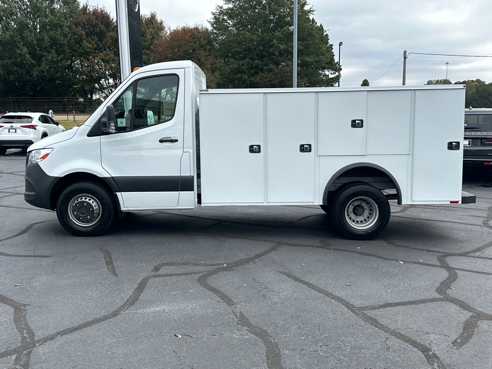 2024 Mercedes-Benz Sprinter 3500 Cab Chassis 144 WB 4