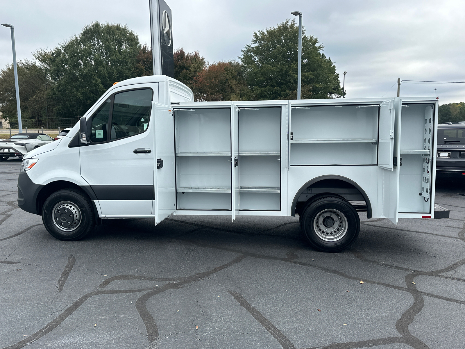 2024 Mercedes-Benz Sprinter 3500 Cab Chassis 144 WB 17