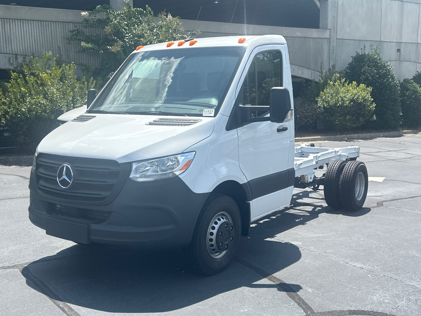 2024 Mercedes-Benz Sprinter 3500 Cab Chassis 144 WB 3