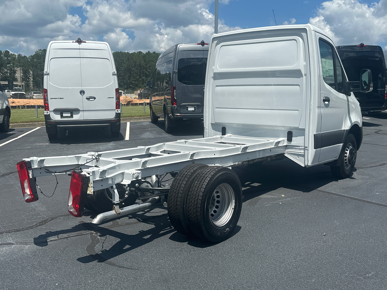 2024 Mercedes-Benz Sprinter 3500 Cab Chassis 144 WB 7