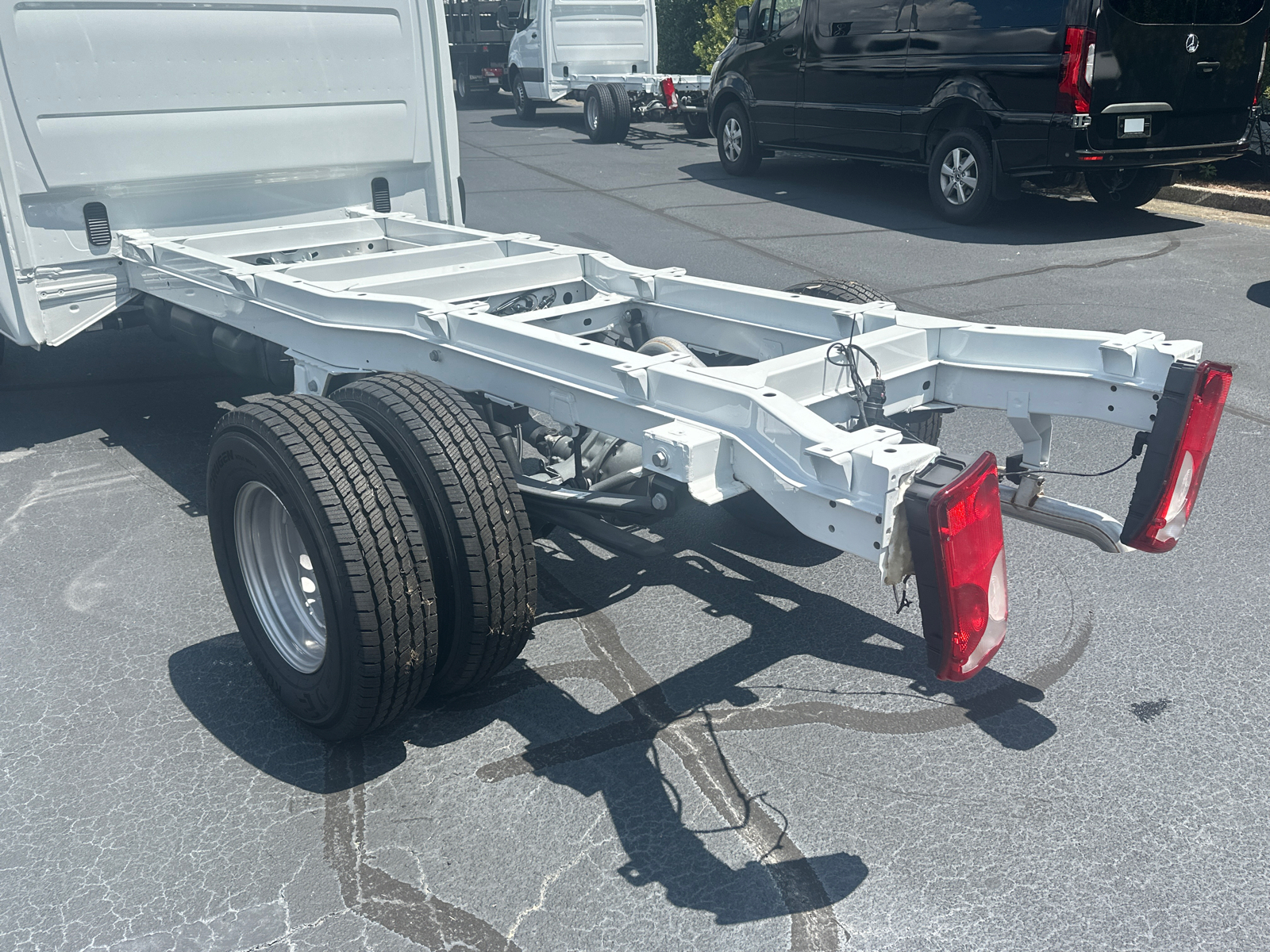 2024 Mercedes-Benz Sprinter 3500 Cab Chassis 144 WB 17