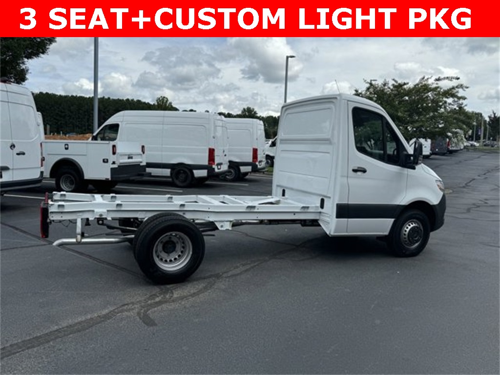 2024 Mercedes-Benz Sprinter 3500 Cab Chassis 144 WB 8