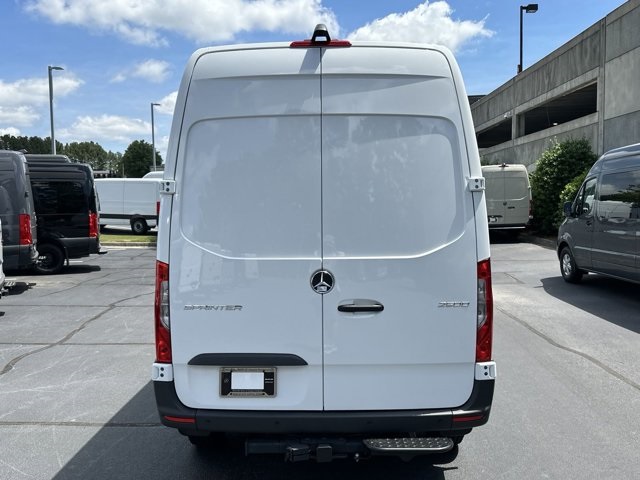 2024 Mercedes-Benz Sprinter 2500 Cargo 144 WB 10