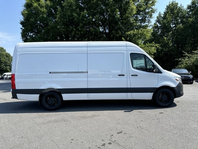 2024 Mercedes-Benz Sprinter 2500 Cargo 170 WB 13