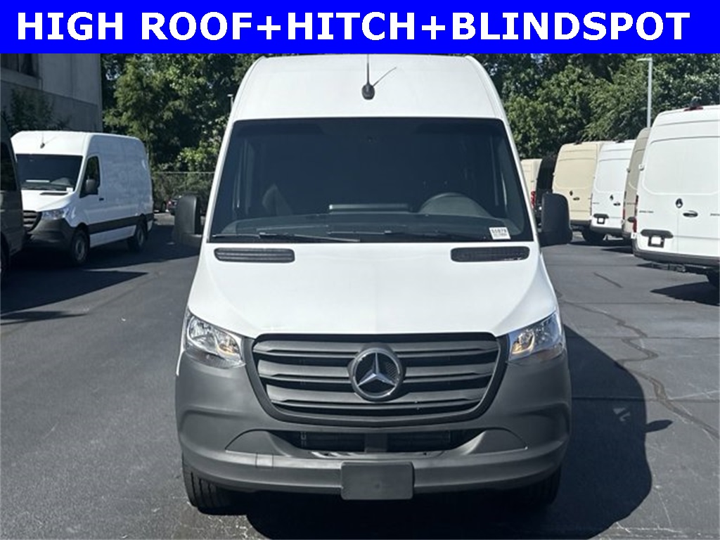 2024 Mercedes-Benz Sprinter 2500 Cargo 144 WB 2