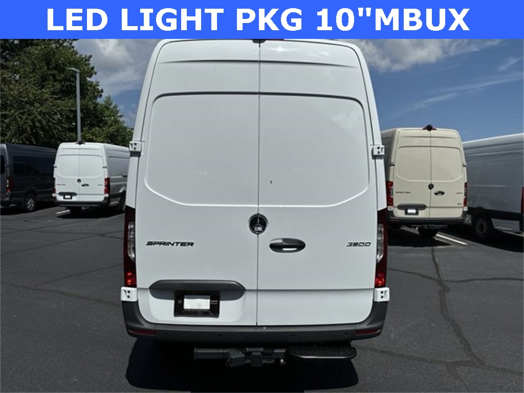 2024 Mercedes-Benz Sprinter 2500 Cargo 144 WB 9