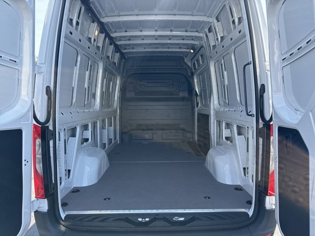 2024 Mercedes-Benz Sprinter 2500 Cargo 144 WB 11