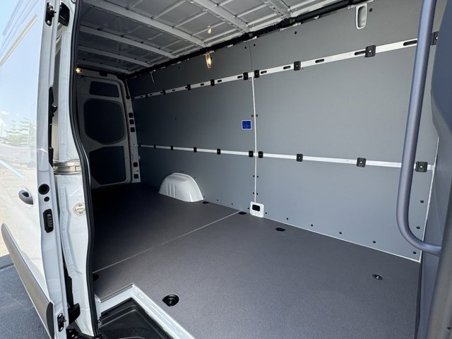 2024 Mercedes-Benz Sprinter 2500 Cargo 170 WB 15