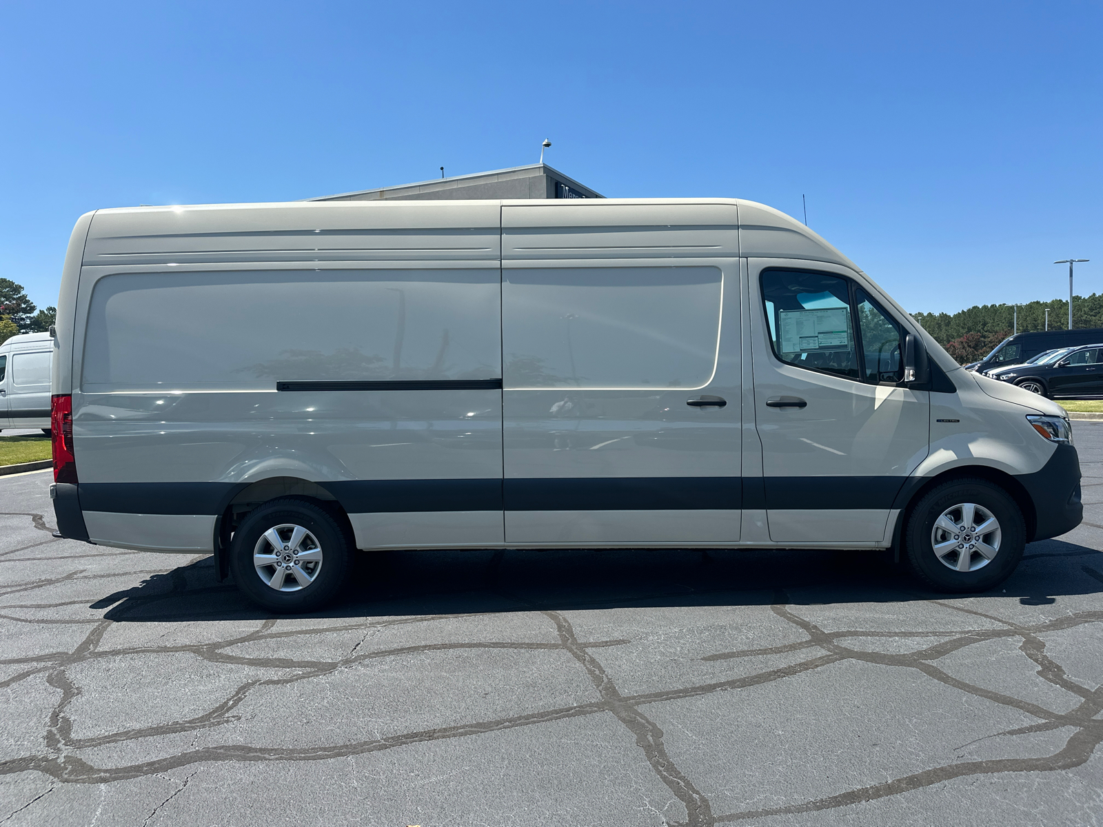 2024 Mercedes-Benz Sprinter 2500 Cargo 170 WB 8