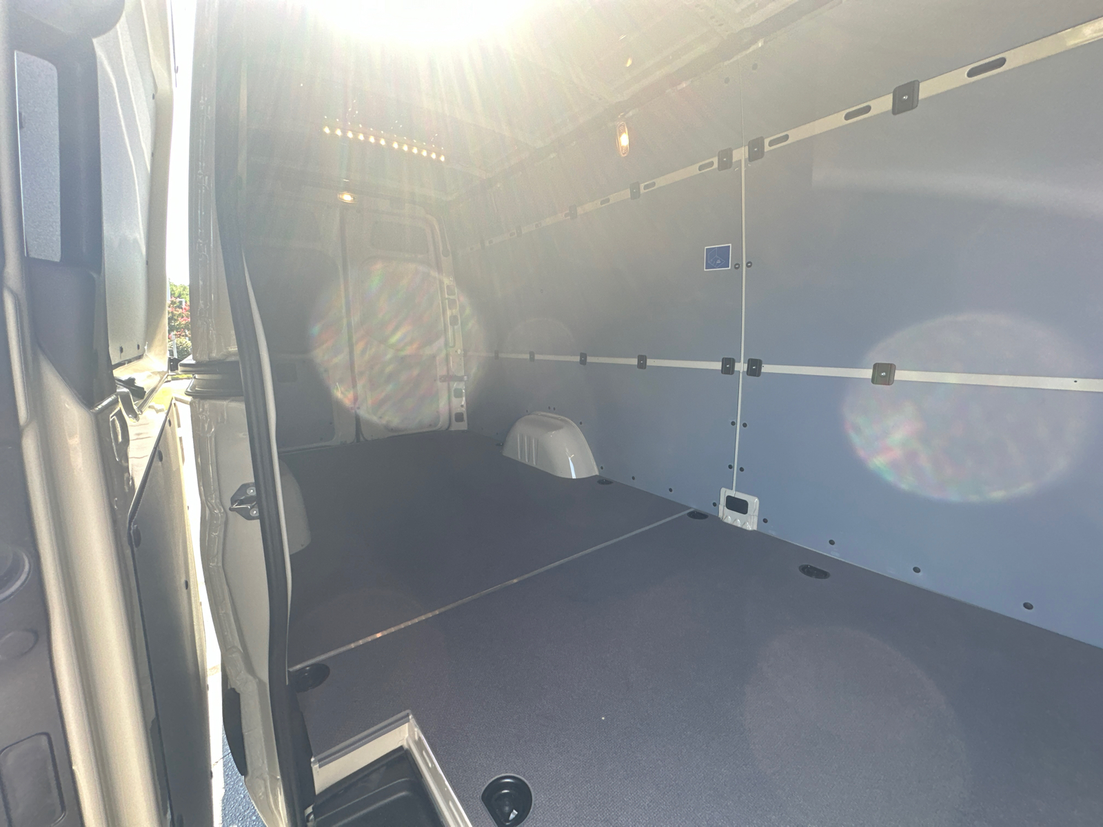 2024 Mercedes-Benz Sprinter 2500 Cargo 170 WB 18