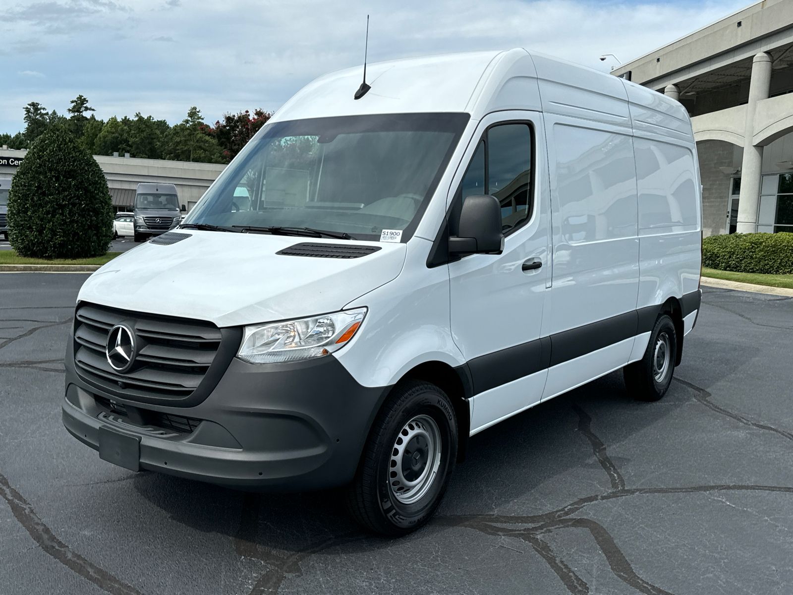 2024 Mercedes-Benz Sprinter 2500 Cargo 144 WB 3