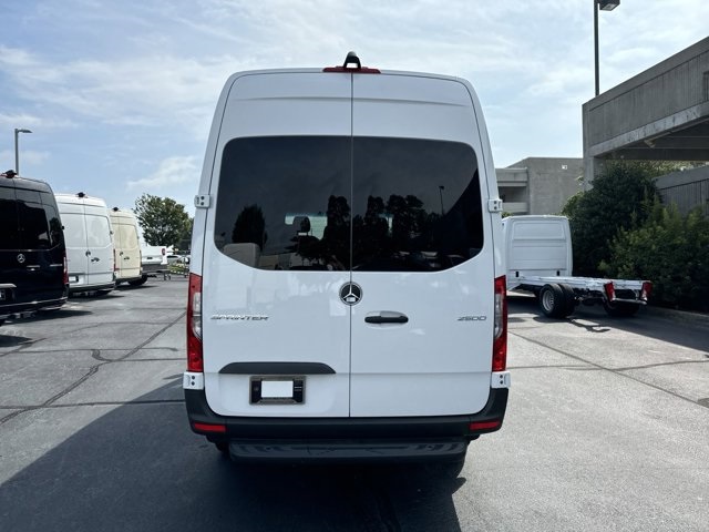 2024 Mercedes-Benz Sprinter 2500 Crew 144 WB 6