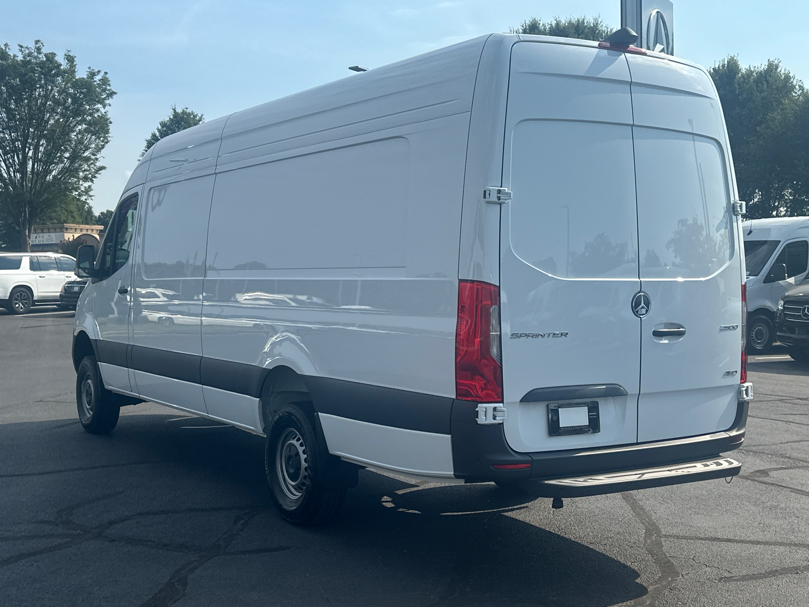 2024 Mercedes-Benz Sprinter 2500 Cargo 170 WB 5