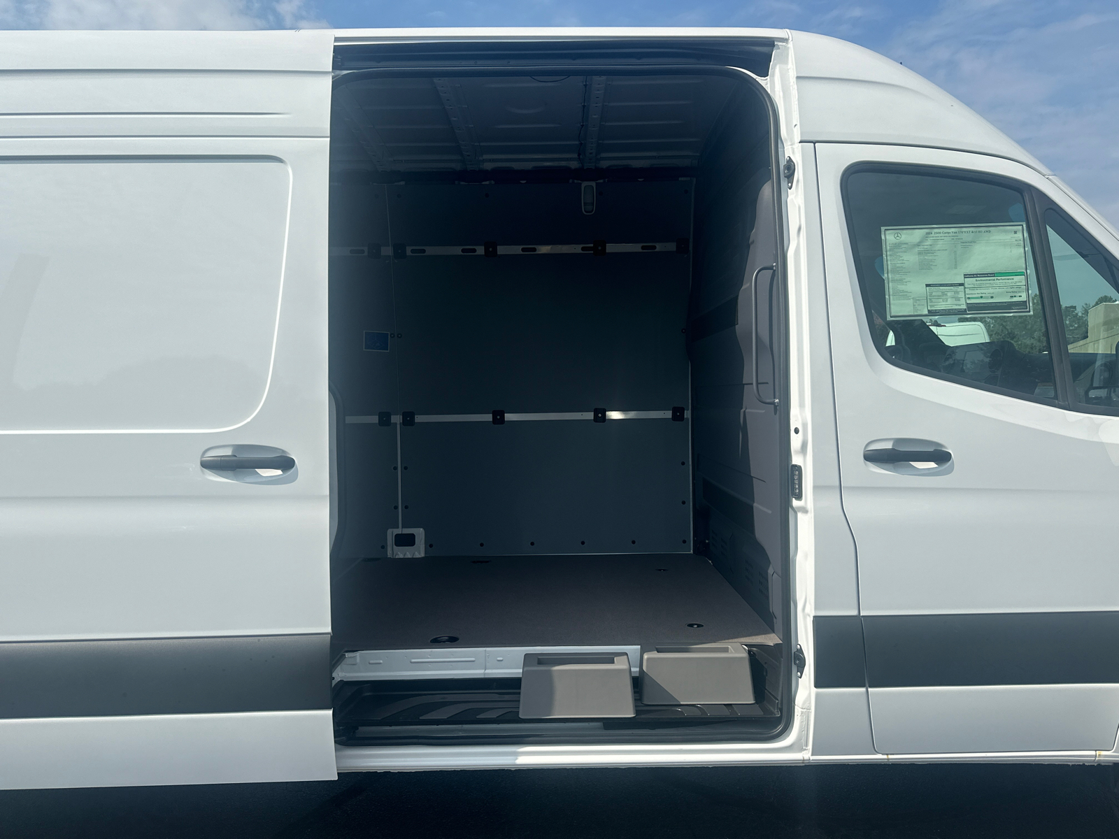 2024 Mercedes-Benz Sprinter 2500 Cargo 170 WB 14