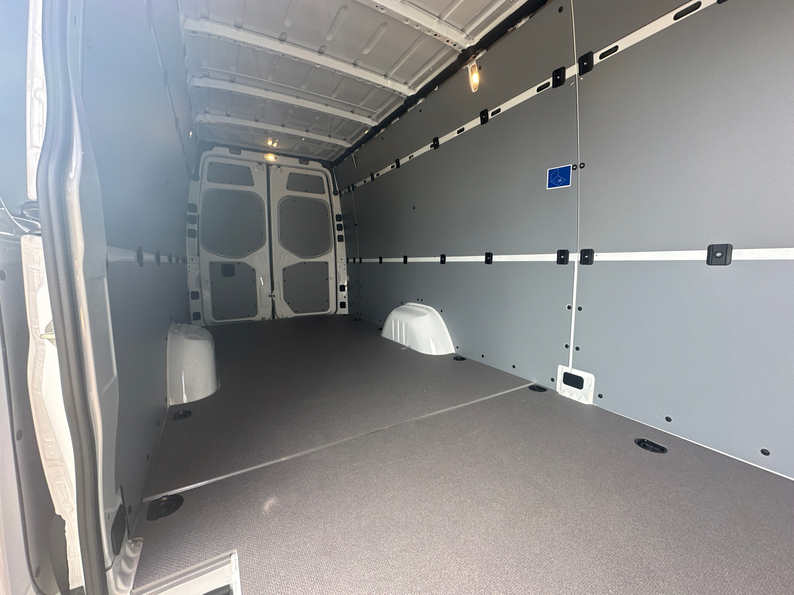 2024 Mercedes-Benz Sprinter 2500 Cargo 170 WB 15