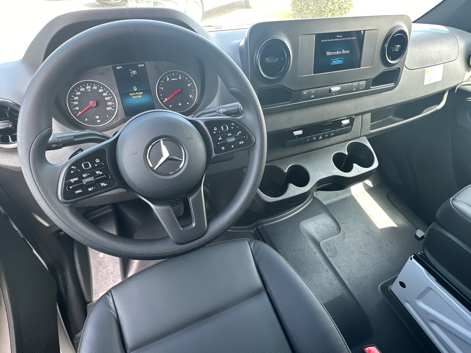 2024 Mercedes-Benz Sprinter 2500 Cargo 144 WB 18