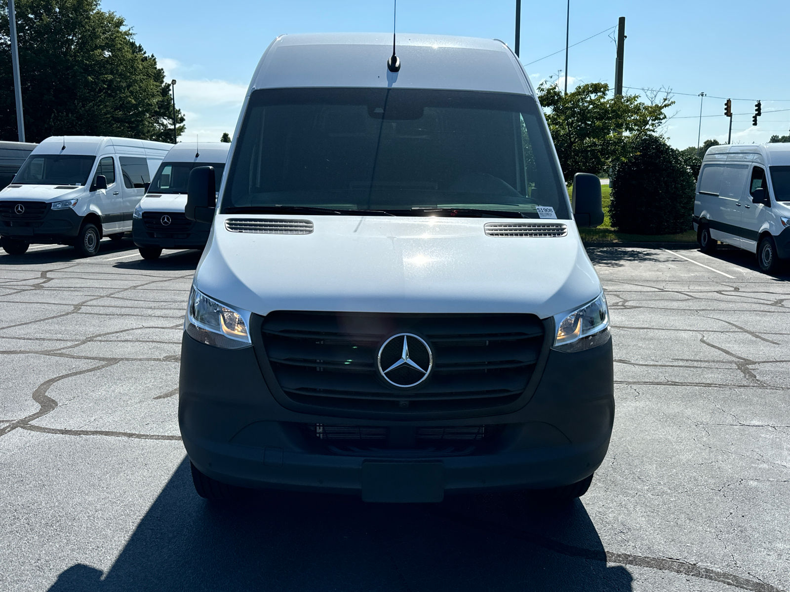 2024 Mercedes-Benz Sprinter 2500 Cargo 144 WB 2