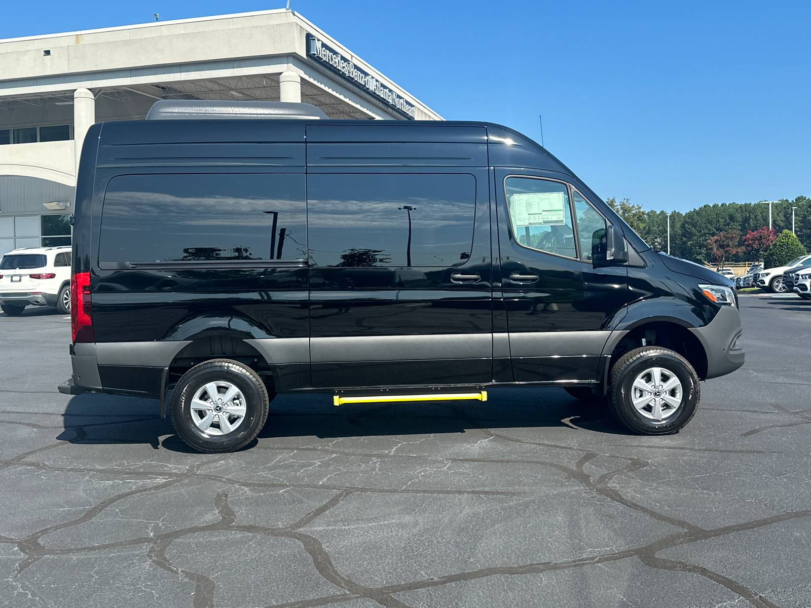 2024 Mercedes-Benz Sprinter 2500 Passenger 144 WB 8