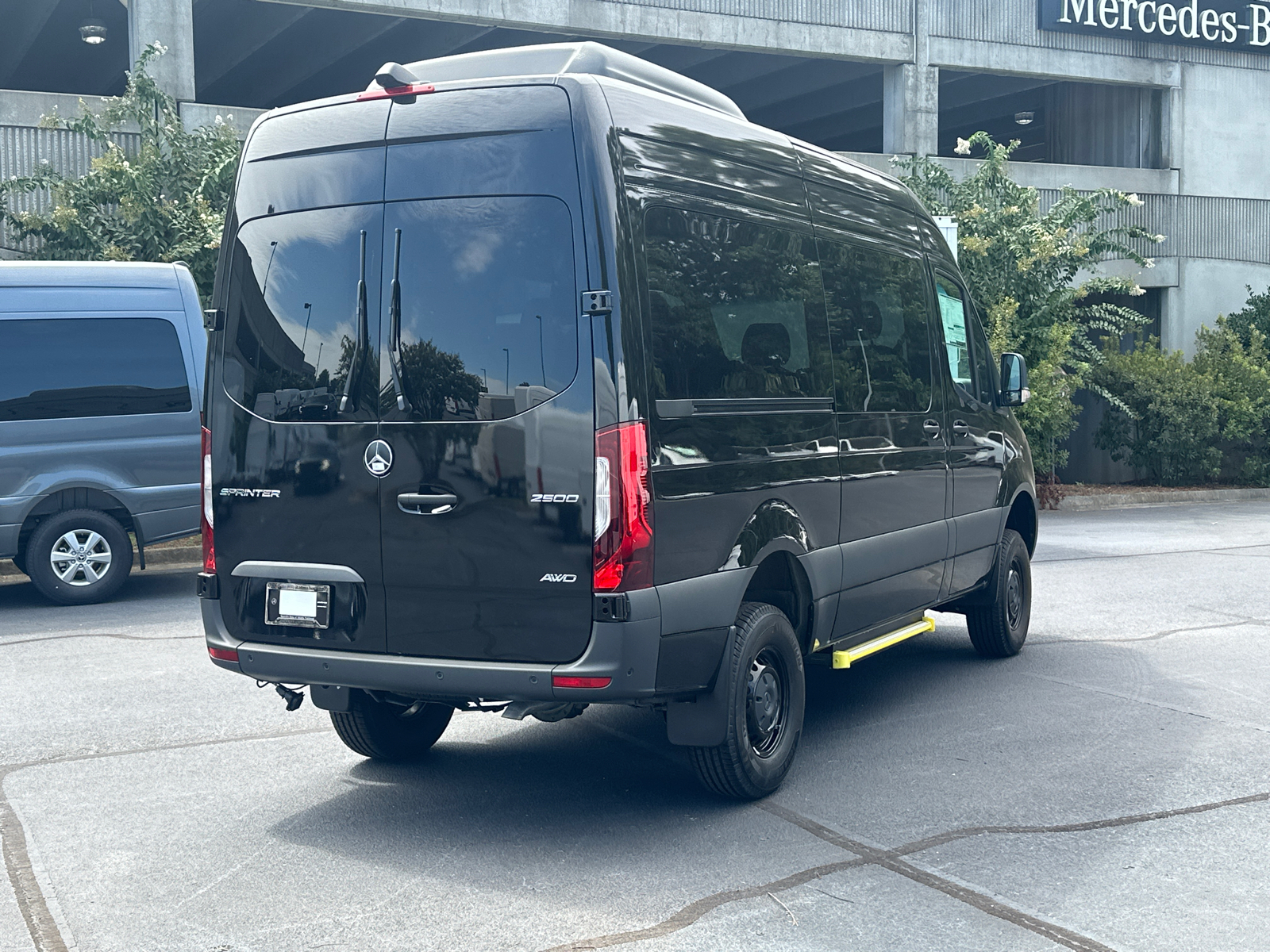 2024 Mercedes-Benz Sprinter 2500 Passenger 144 WB 7