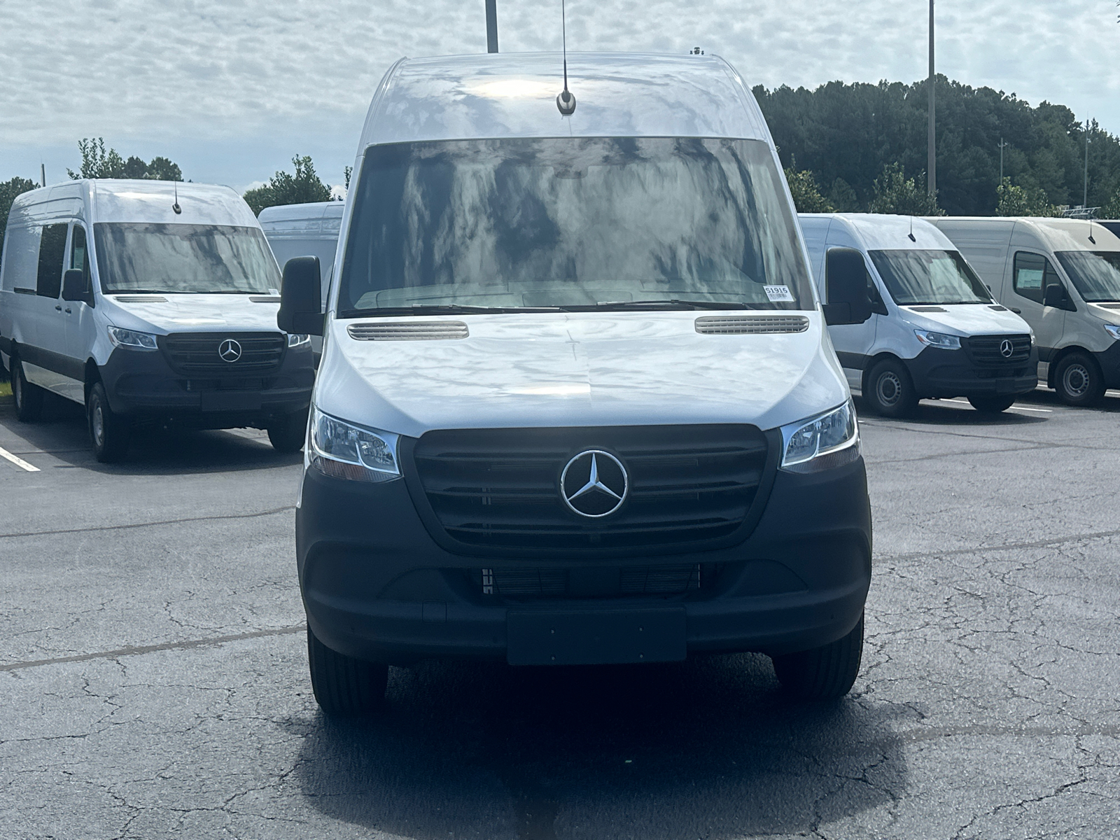 2024 Mercedes-Benz Sprinter 2500 Cargo 170 WB 2