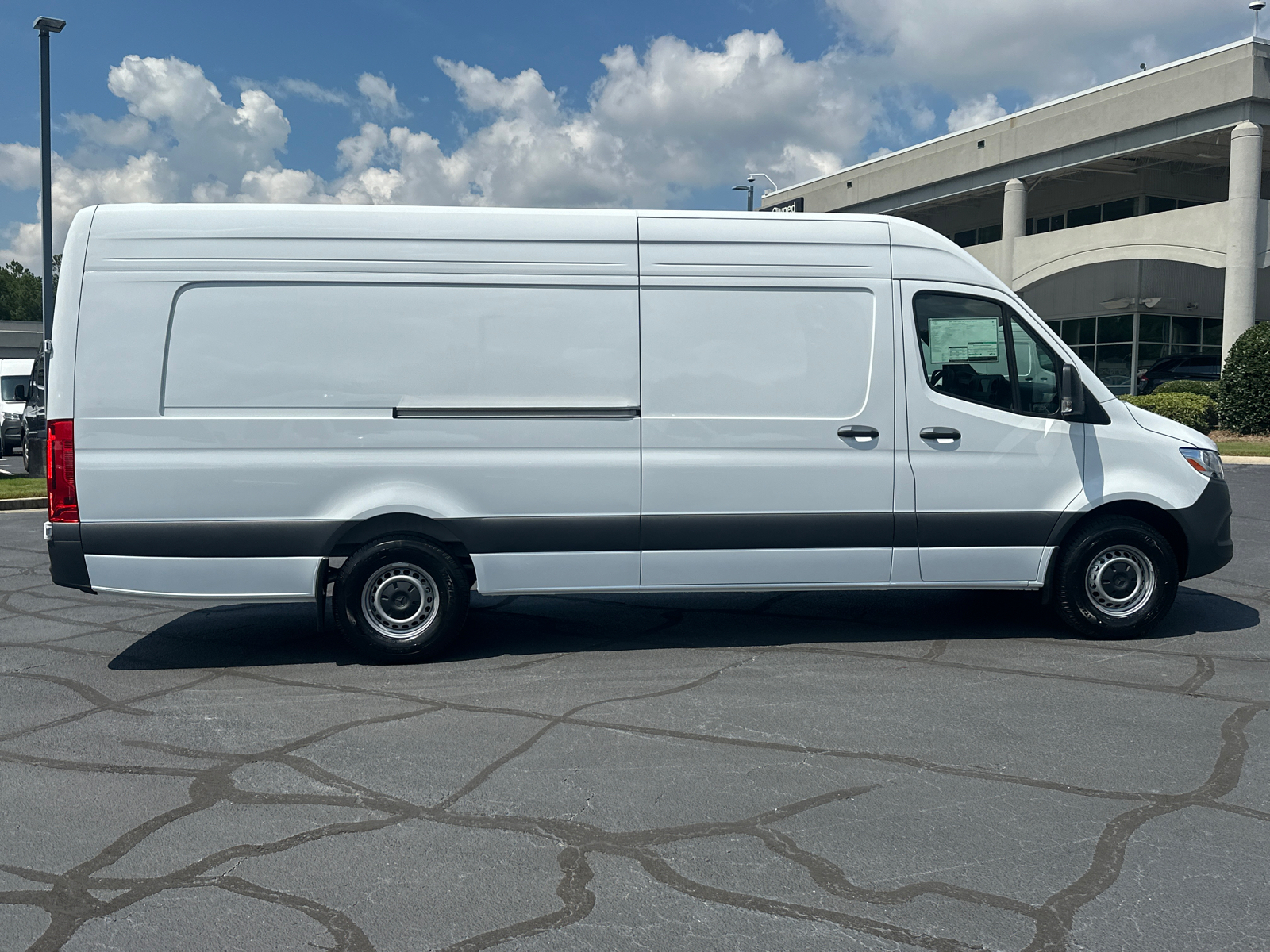 2024 Mercedes-Benz Sprinter 2500 Cargo 170 WB 8