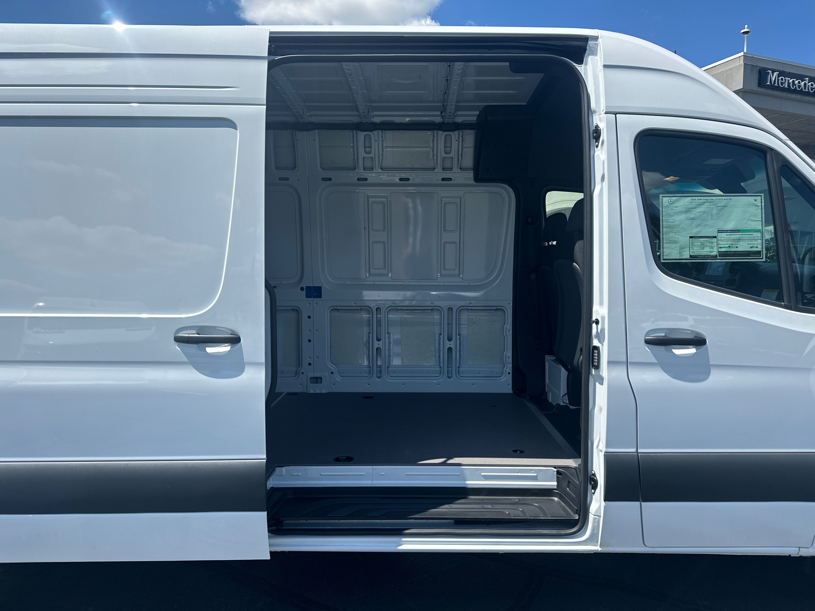 2024 Mercedes-Benz Sprinter 2500 Cargo 170 WB 15