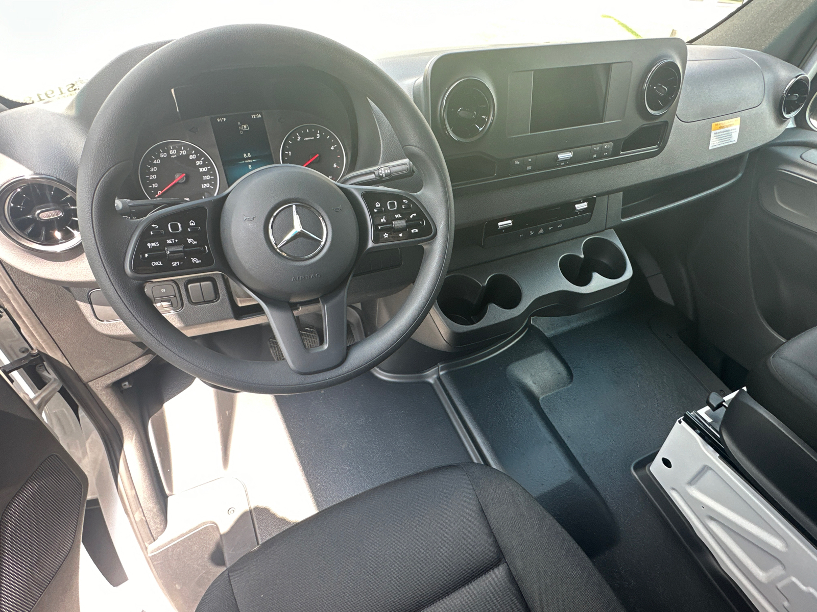 2024 Mercedes-Benz Sprinter 2500 Cargo 170 WB 24